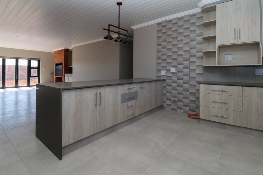 To Let 3 Bedroom Property for Rent in Flamwood North West